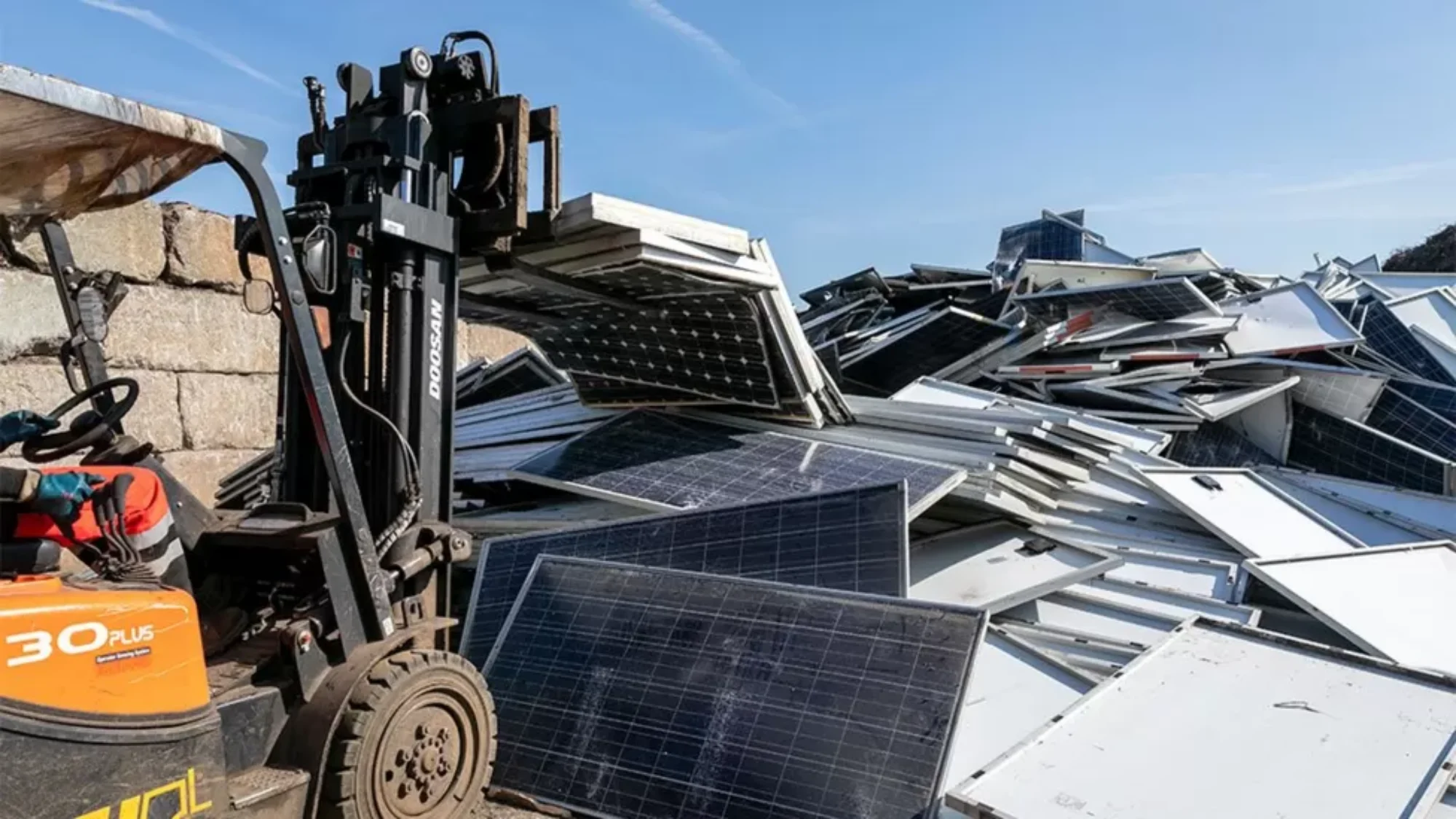 le scandale des panneaux solaires clement chenut